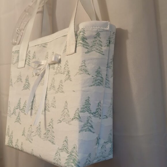 NEW Reusable Fabric Gift Bag Christmas Trees White Green with Ribbon Bow 7x7x4" - Picture 3 of 7